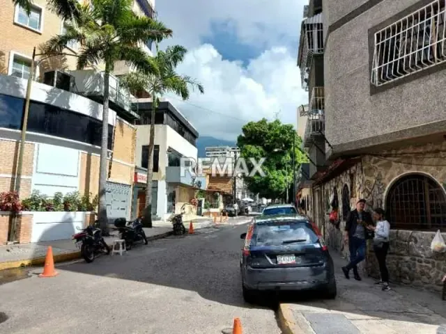 TERRENO EN VENTA - URB. SABANA GRANDE - 8