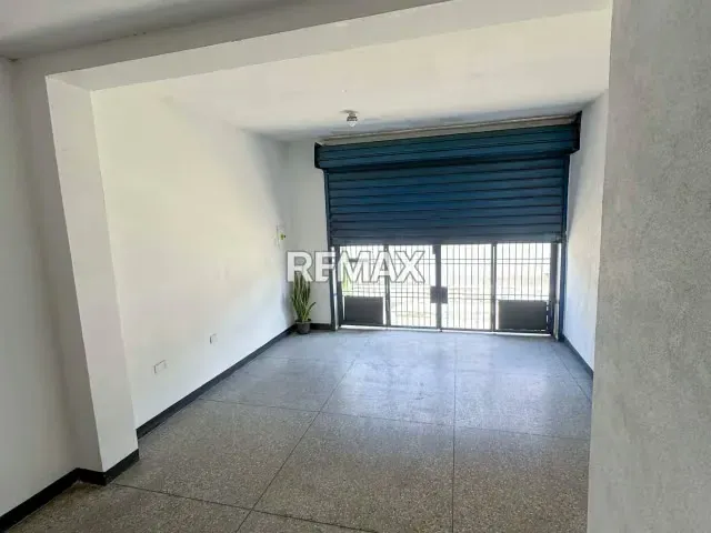 Local Comercial en Venta Carrera 19 entre Calles 45 y 46 Zona Oeste-Barquisimeto - 2