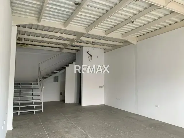 ALQUILER LOCAL COMERCIAL 150m2 calle 17 - 3