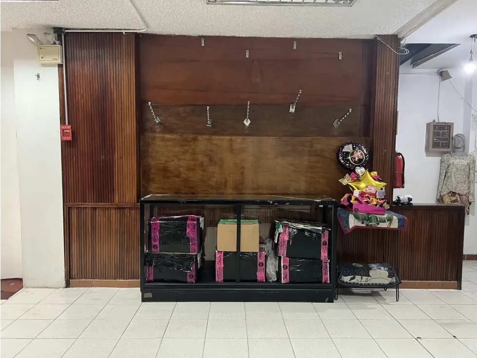 Local comercial en venta en La California con gran depósito - 12