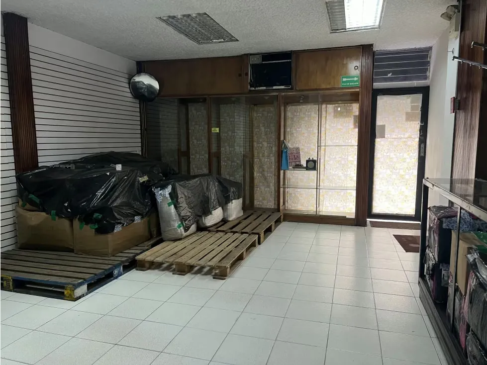 Local comercial en venta en La California con gran depósito - 8