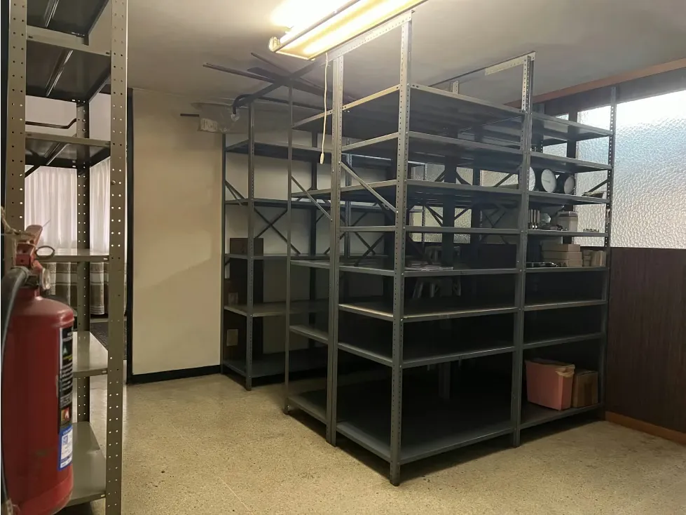Local comercial en venta en La California con gran depósito - 9