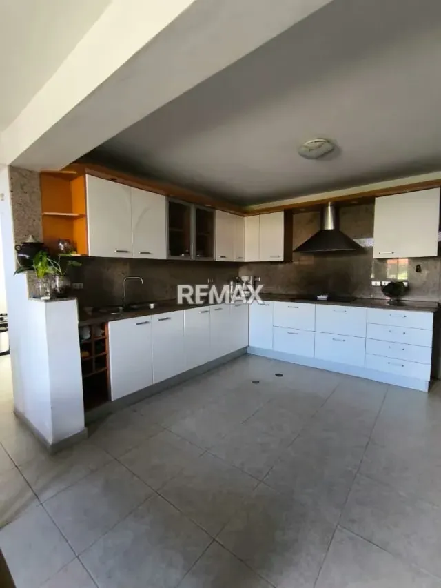 Se Vende Town House en Urbanizacion Tonoro Villas, sector Bella Vista - 4