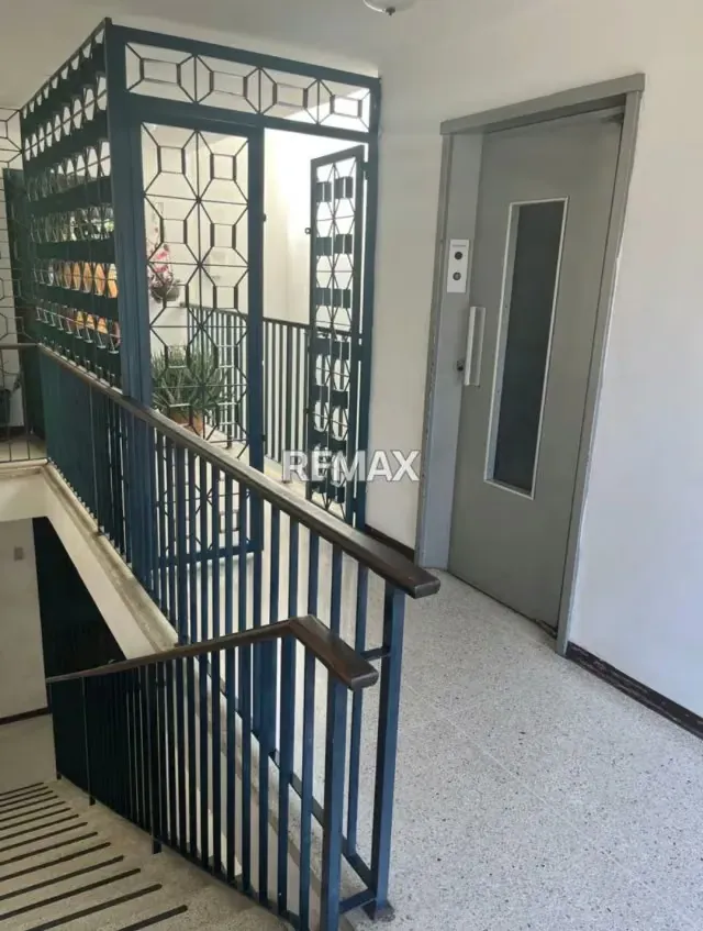 Penthouse en el llanito con gran potencial para remodelar - 4