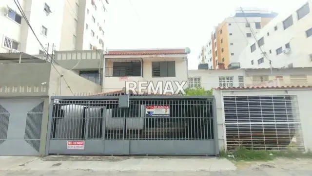 OPORTUNIDAD DE CASA EN ALQUILER PARA USO COMERCIAL EN URBANIZACIÓN LA SOLEDAD