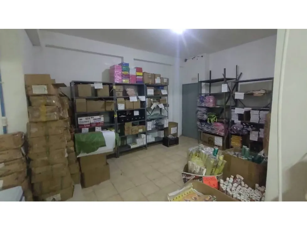 LOCAL COMERCIAL EN VENTA AV URDANETA - 14