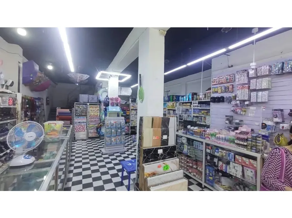 LOCAL COMERCIAL EN VENTA AV URDANETA - 3