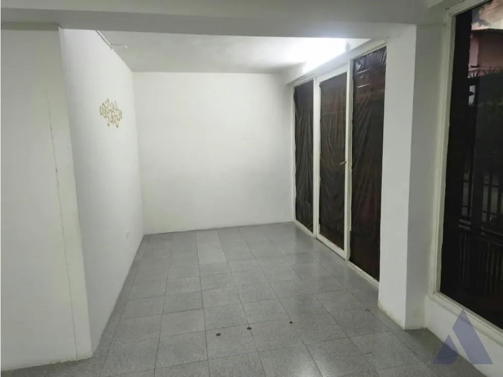 Se alquila oficina 55m2 Bello Monte 8096 - 12