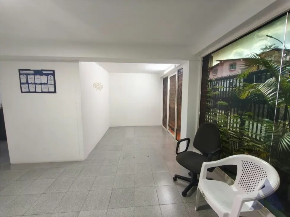 Se alquila oficina 55m2 Bello Monte 8096 - 3