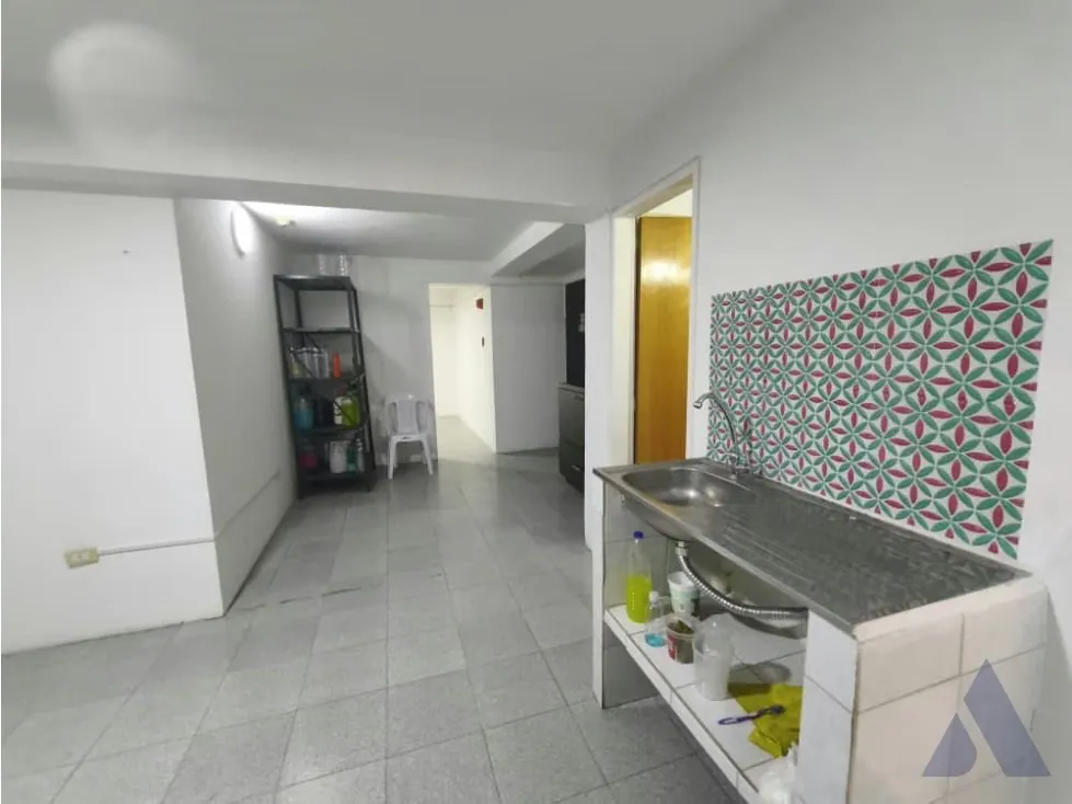 Se alquila oficina 55m2 Bello Monte 8096 - 10
