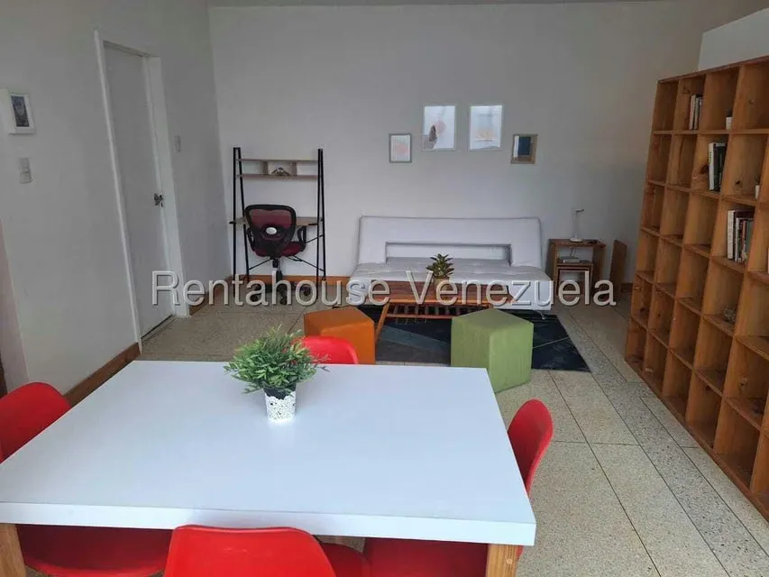 Apartamento (1 Nivel) en Alquiler en Los Palos Grandes, Distrito Metropolitano - 3