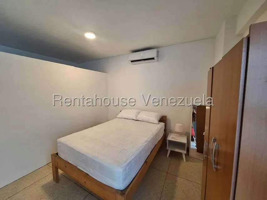 Apartamento (1 Nivel) en Alquiler en Los Palos Grandes, Distrito Metropolitano - 9