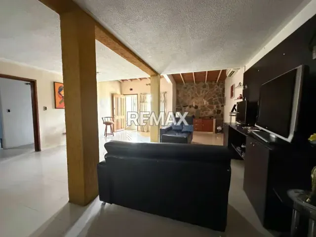 EN VENTA AMPLIA CASA, DE 2 NIVELES EN CONJ RESD LAS CARACARAS, SAN DIEGO - 11