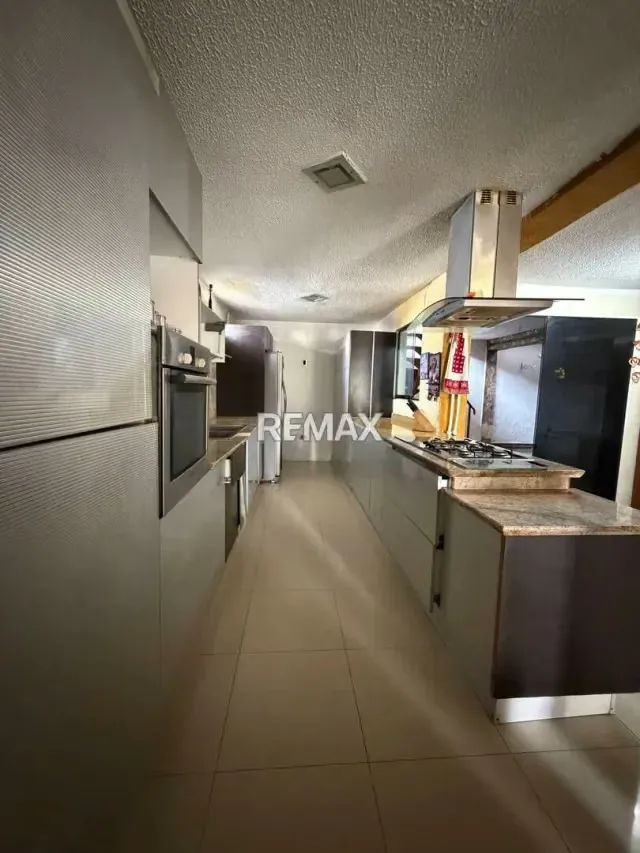 EN VENTA AMPLIA CASA, DE 2 NIVELES EN CONJ RESD LAS CARACARAS, SAN DIEGO - 7