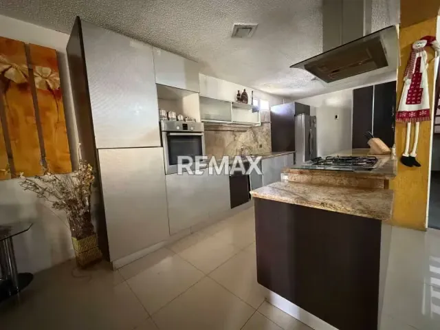 EN VENTA AMPLIA CASA, DE 2 NIVELES EN CONJ RESD LAS CARACARAS, SAN DIEGO - 9