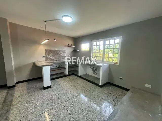 En Alquiler Apartamento Tipo Estudio Sin Amoblar - 2
