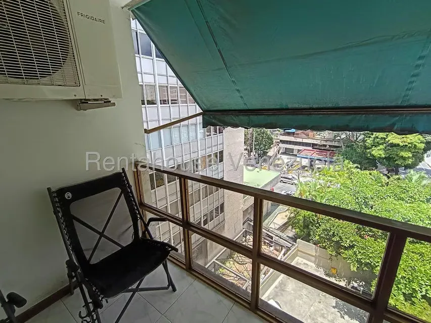 Apartamento (1 Nivel) en Venta en Los Palos Grandes, Distrito Metropolitano - 13