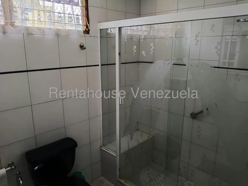 Apartamento (1 Nivel) en Venta en Los Palos Grandes, Distrito Metropolitano - 23