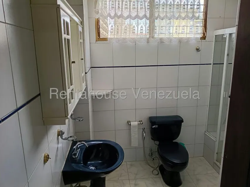 Apartamento (1 Nivel) en Venta en Los Palos Grandes, Distrito Metropolitano - 24