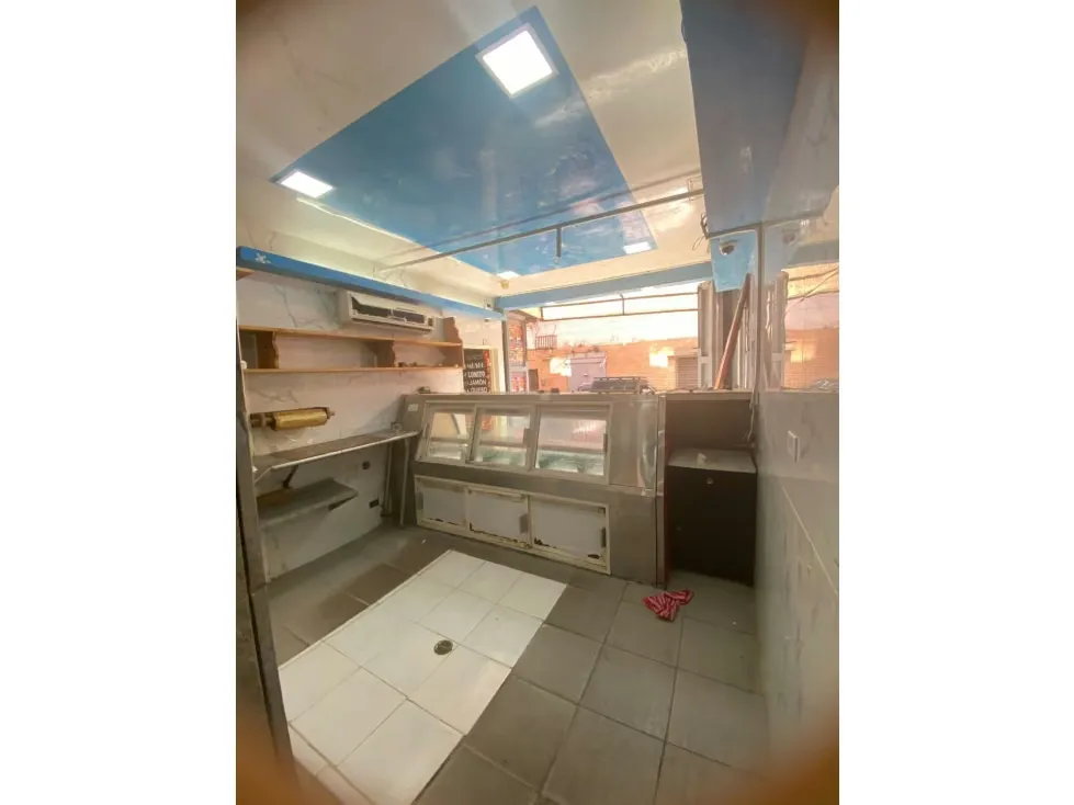 Venta Local Comercial 50m2. Los Flores de Catia - 2