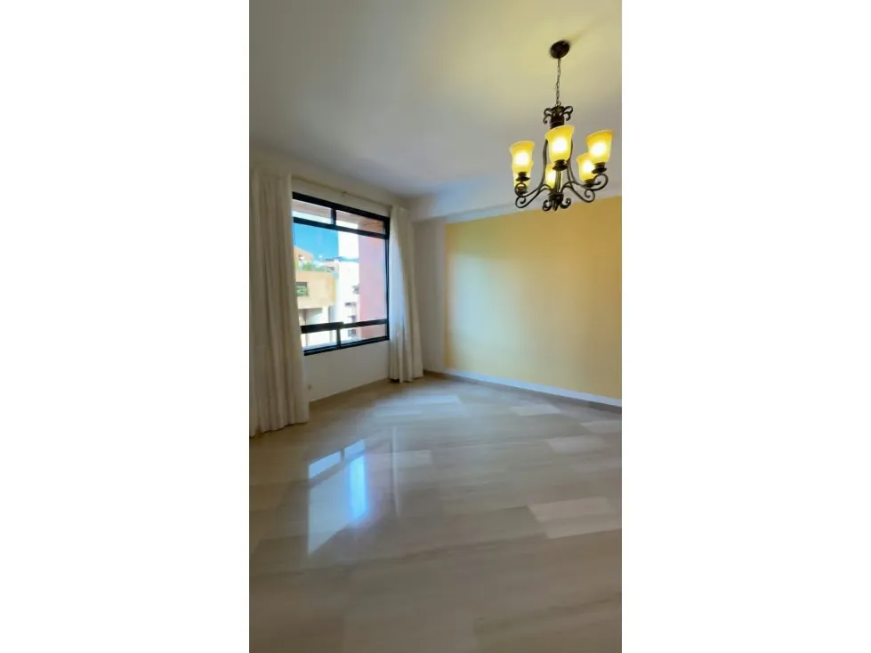 Se vende PH triplex 500m2 Los Samanes 7480 - 5