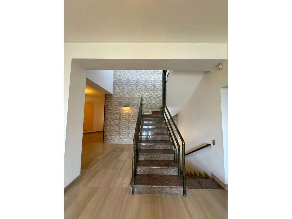 Se vende PH triplex 500m2 Los Samanes 7480 - 10