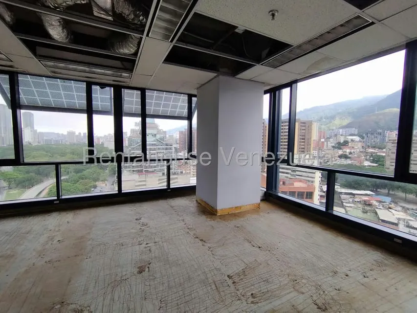 Oficina en Alquiler en Plaza Venezuela, Distrito Metropolitano - 26