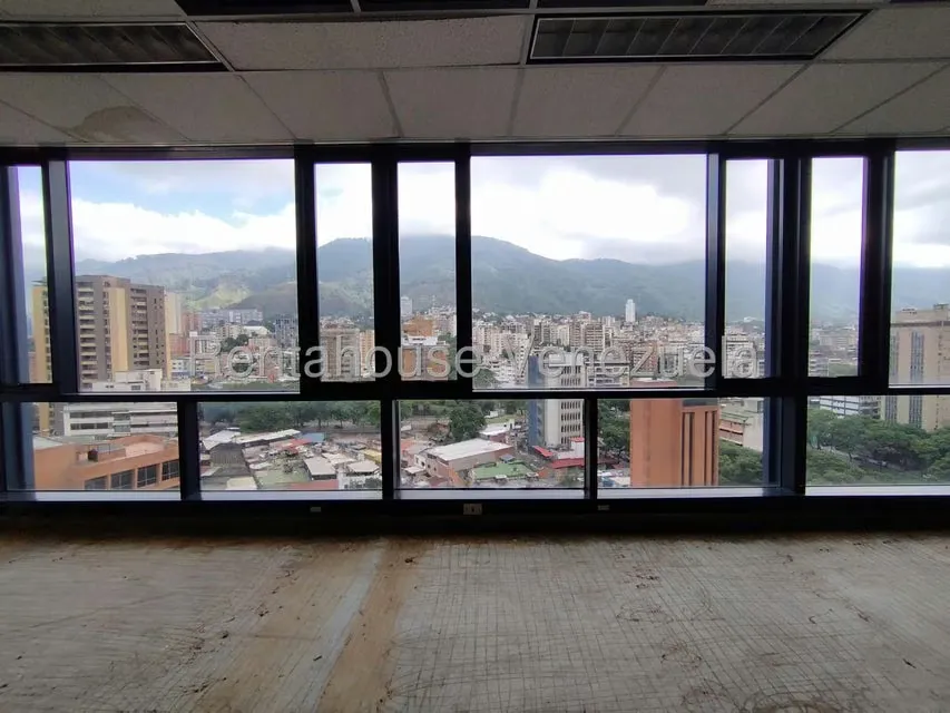 Oficina en Alquiler en Plaza Venezuela, Distrito Metropolitano - 27