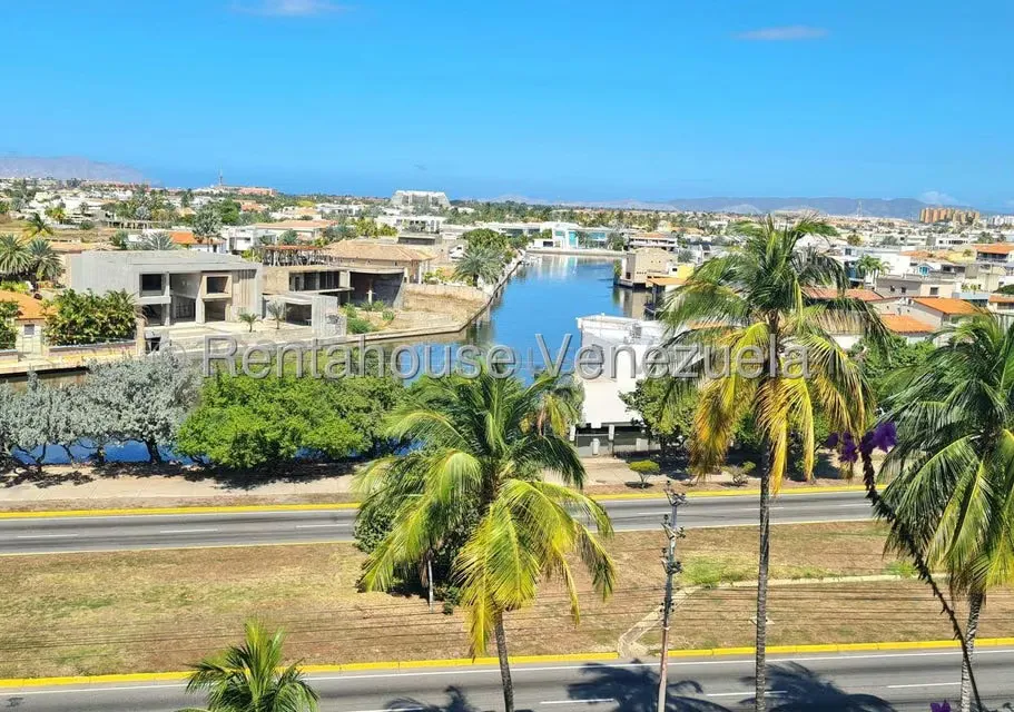 Apartamento (1 Nivel) en Alquiler en Av Diego Bautista Urbaneja, Anzoategui - 23