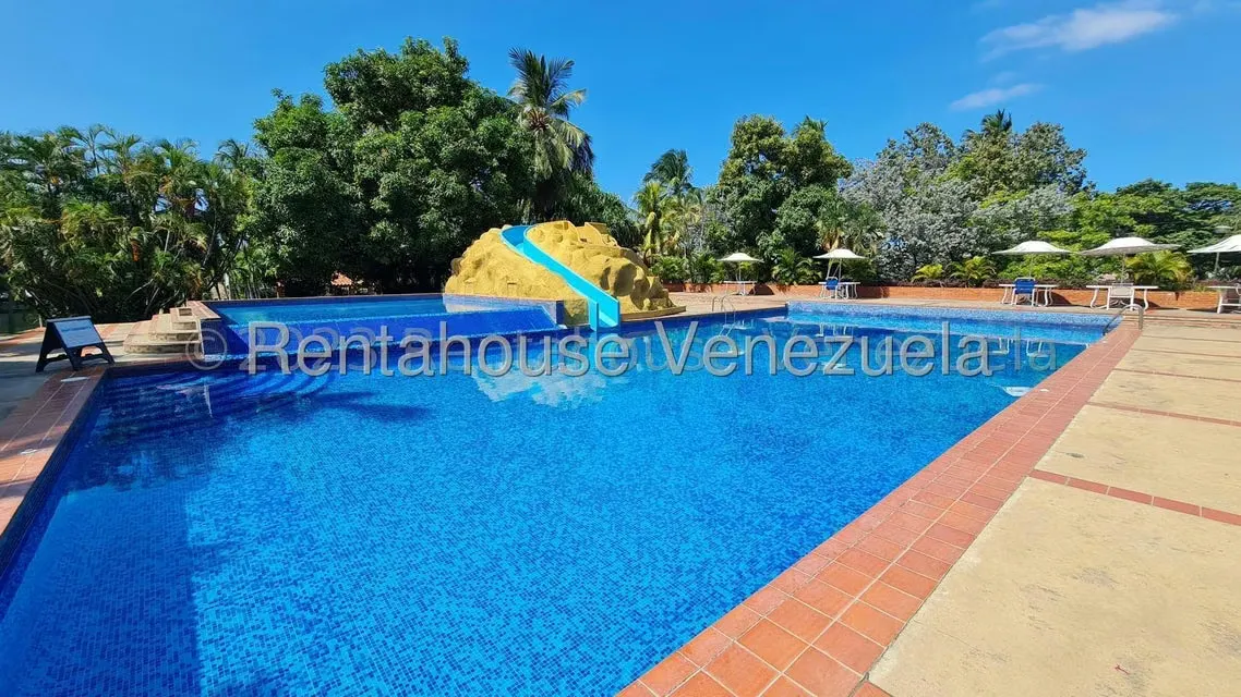 Apartamento (1 Nivel) en Alquiler en Av Diego Bautista Urbaneja, Anzoategui - 28