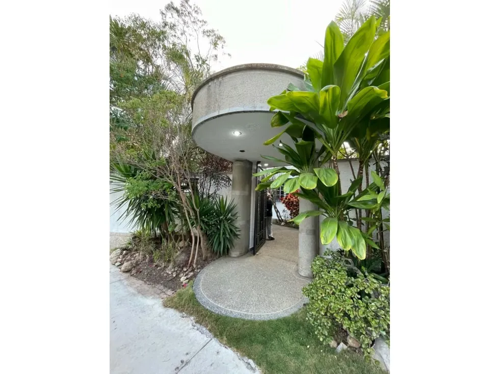 Vendo casa 680m2 Los Samanes 0900 - 2