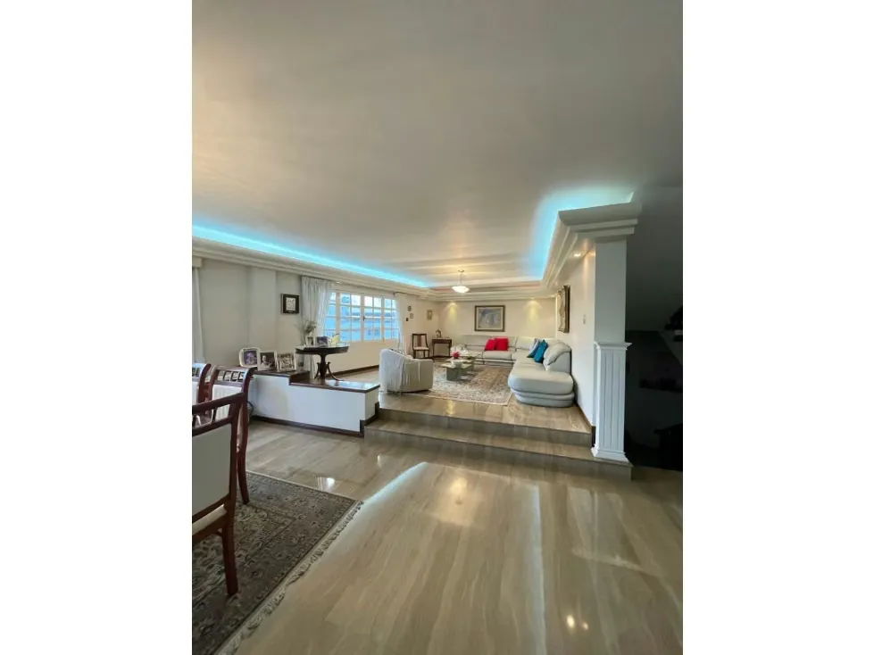 Vendo casa 680m2 Los Samanes 0900 - 4