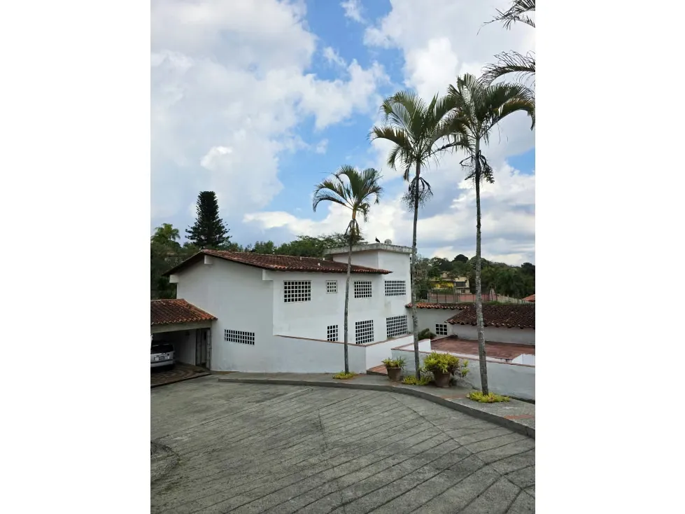 CASA EN VENTA 800 M2 - URB LA LAGUNITA - 2