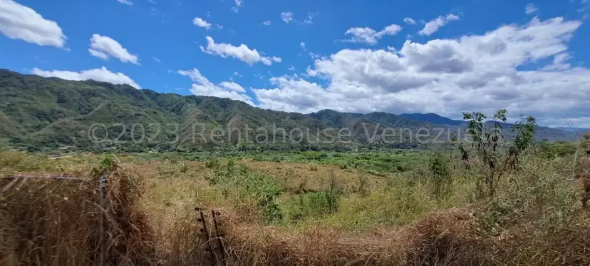 Terreno (Residencial) en Venta en La Sabana, Miranda
