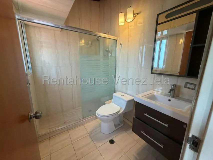 Casa (Multipes Niveles) en Venta en La Lagunita Country Club, Distrito Metropolitano - 25