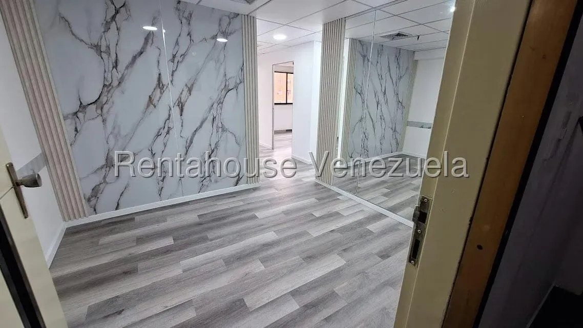Oficina en Alquiler en Sabana Grande, Distrito Metropolitano - 2