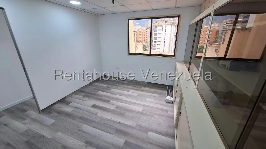 Oficina en Alquiler en Sabana Grande, Distrito Metropolitano - 8