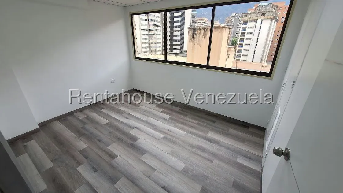Oficina en Alquiler en Sabana Grande, Distrito Metropolitano - 9