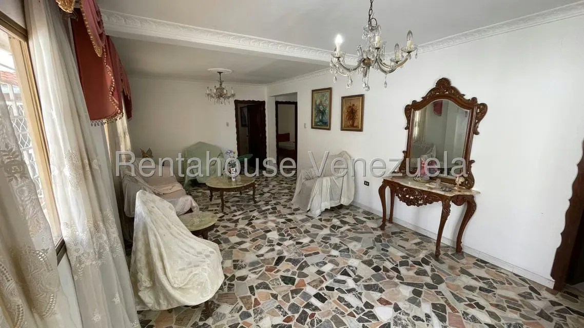 Casa (Multipes Niveles) en Venta en Vista Alegre, Distrito Metropolitano - 32