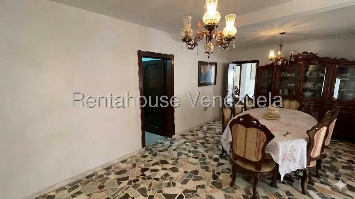 Casa (Multipes Niveles) en Venta en Vista Alegre, Distrito Metropolitano - 61