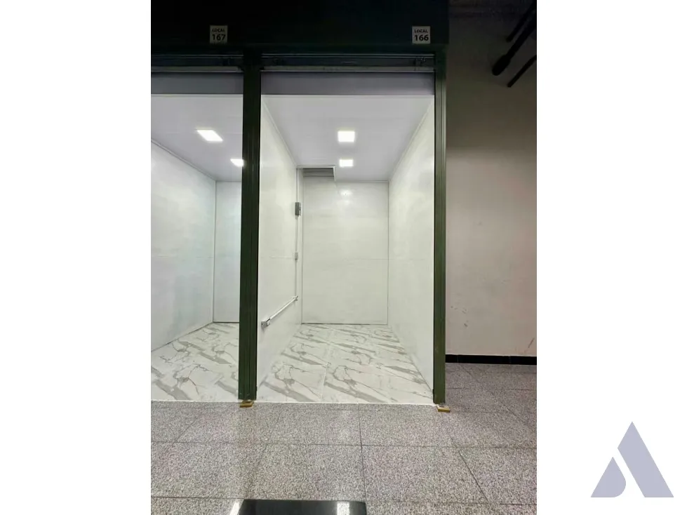 Se alquila local comercial 3m2 Merpoeste Chacao 0623 - 2