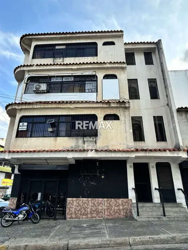 ALQUILER DE LOCAL COMERCIAL - 2