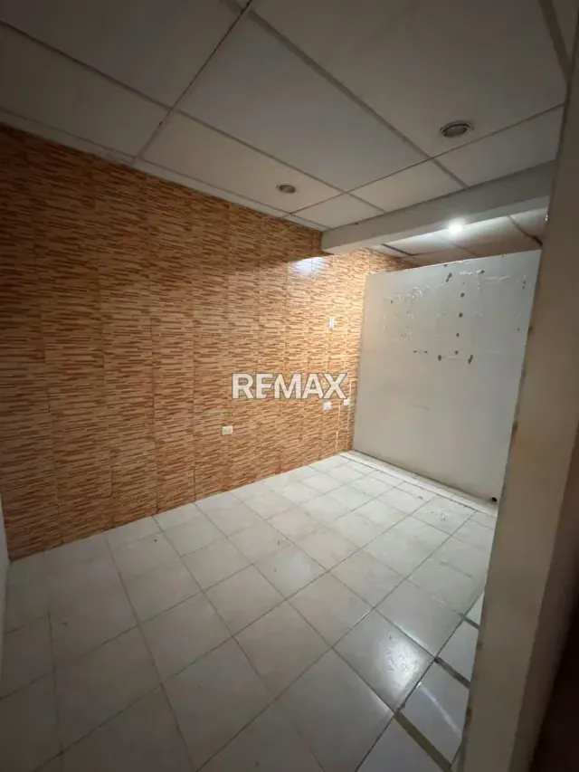 Casa multipropósito con dos locales en Venta ubicada en el centro de Punto Fijo - 2