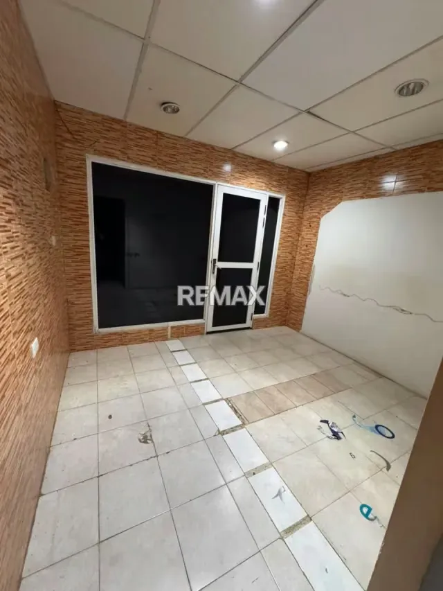 Casa multipropósito con dos locales en Venta ubicada en el centro de Punto Fijo - 3