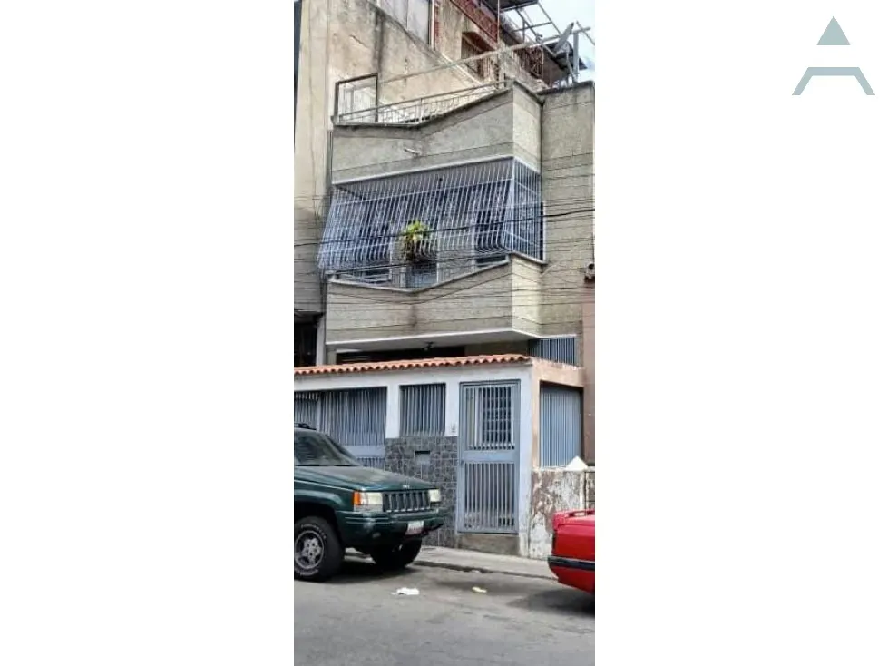 Se vende Casa 380m² 3h/2b Catia