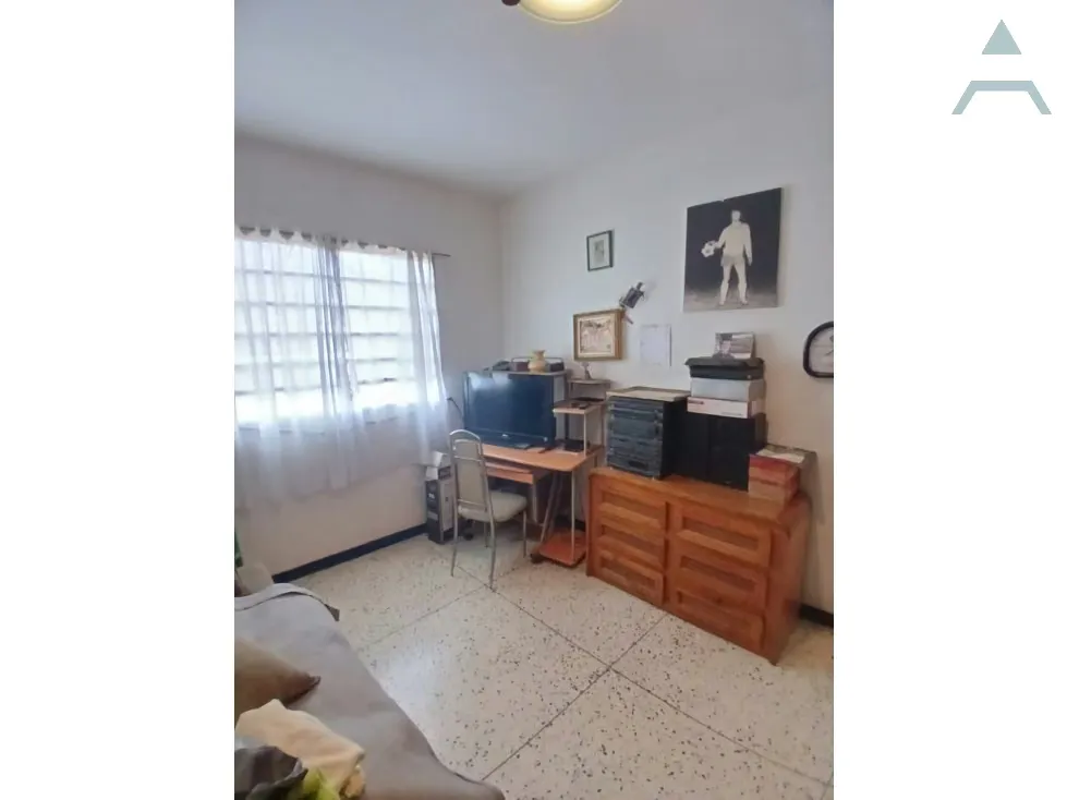 Se vende Casa 380m² 3h/2b Catia - 2