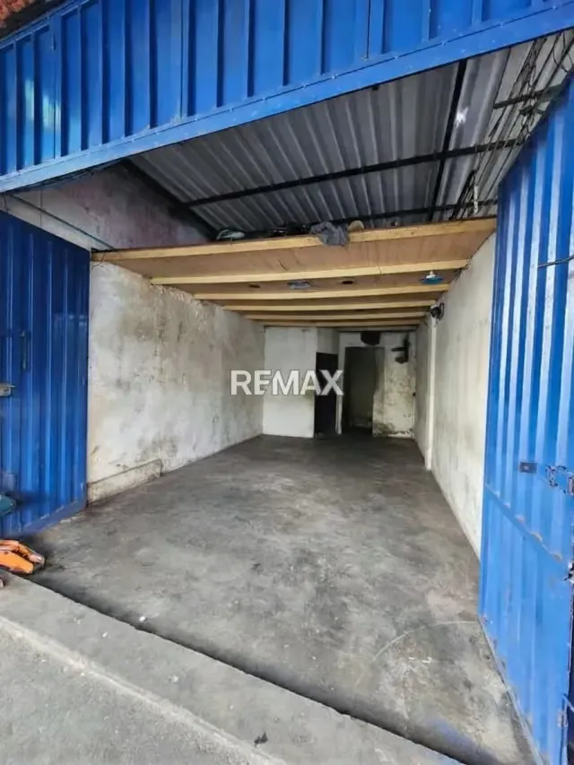 LOCAL EN ALQUILER troncal 5 San josecito metraje: 30 mtr2 Ideal para: venta de repuestos - 4