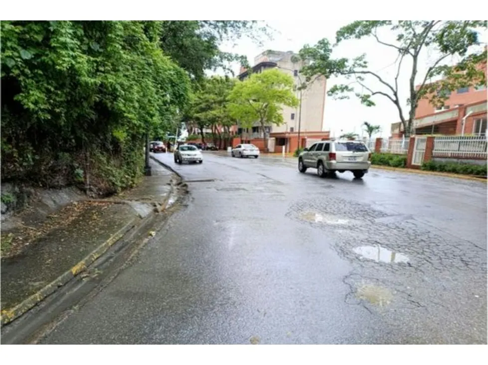 Se Vende Excelente y Lujoso PH de 450 m2 en la Urbanización Miranda - 25
