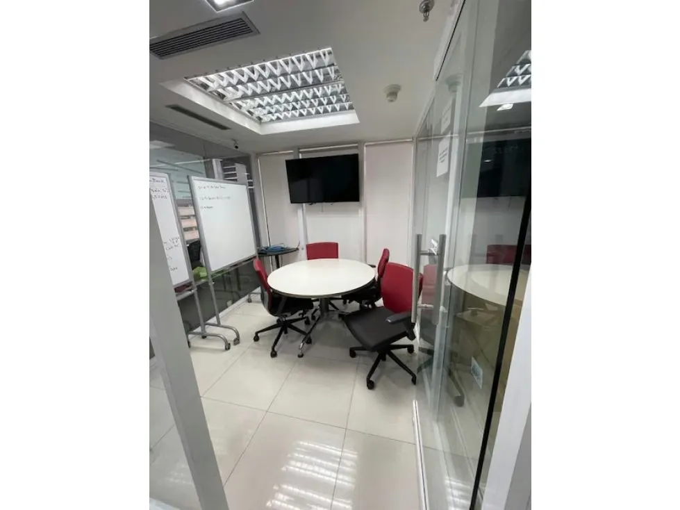 Vendo OFICINA 218m2 - La Castellana, amoblada, lista para entrar - 2
