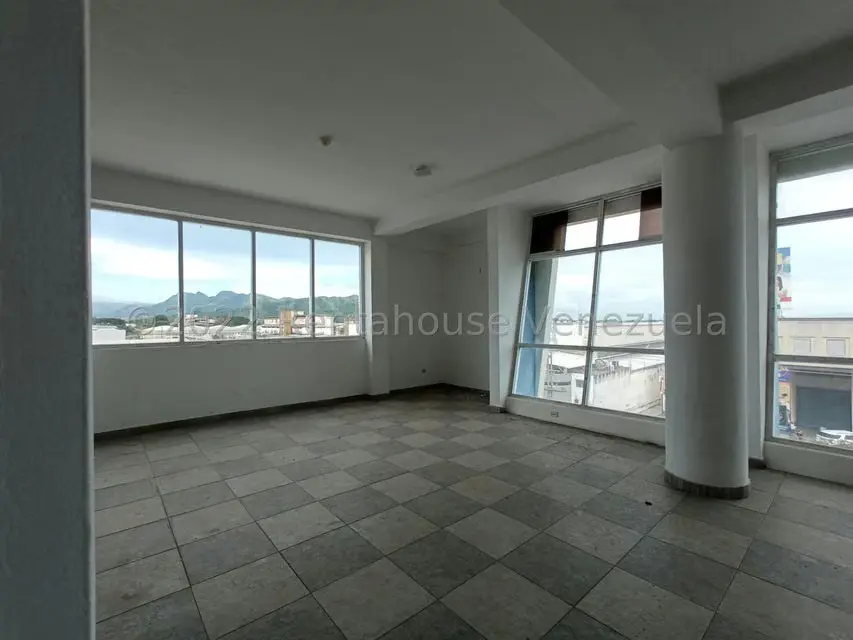 Local Comercial en Alquiler en Castillito, Carabobo - 11